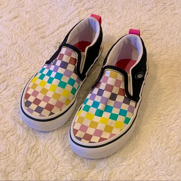 🌈 👟Rainbow checkered slip on vans👟🌈