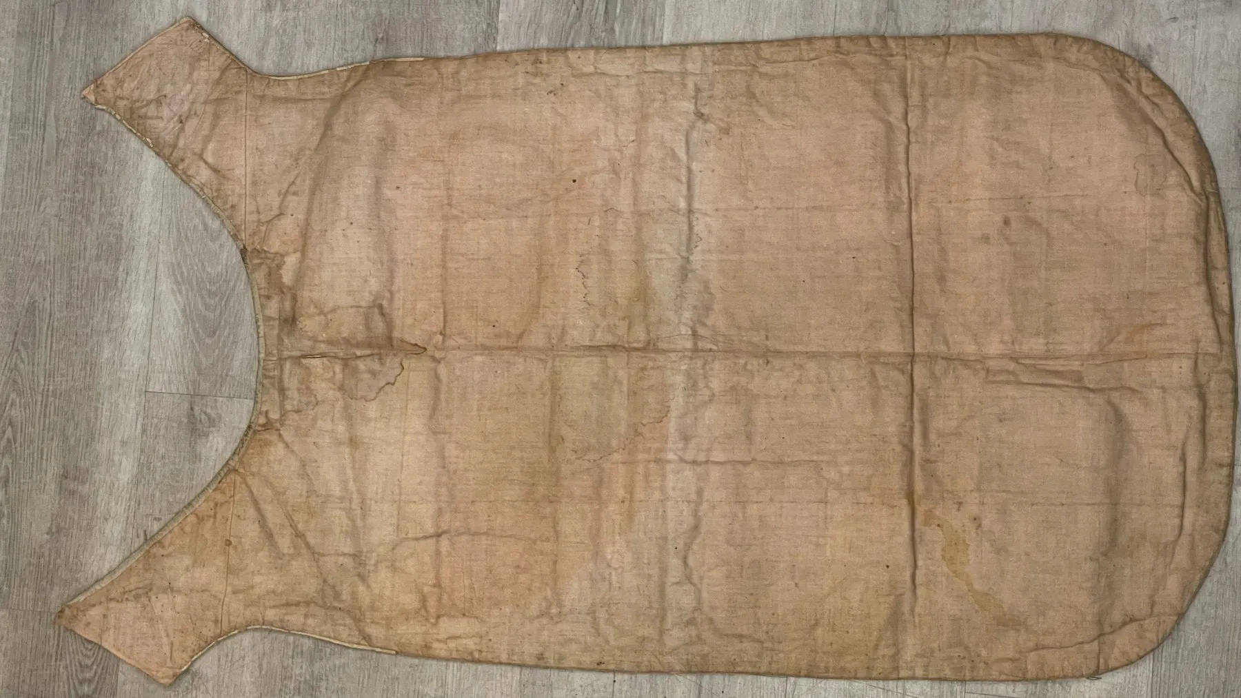 18TH CENTURY FRENCH HAND-EMBROIDERED CHASUBLE