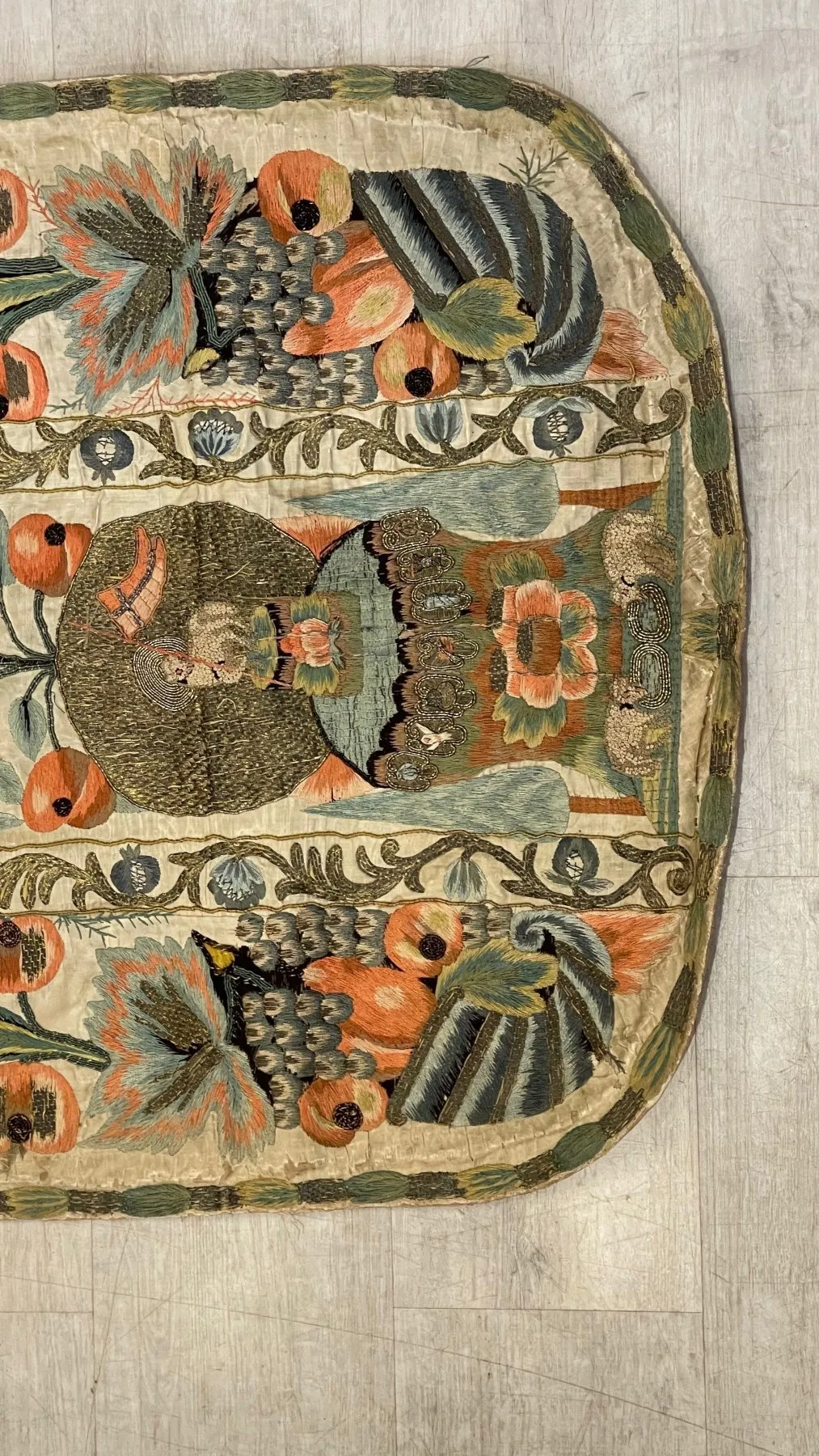 18TH CENTURY FRENCH HAND-EMBROIDERED CHASUBLE