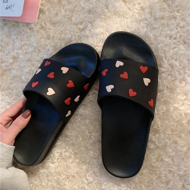 Beach Slippers Sweet heart Anti-slip Girl Indoor Outside Slippers Comfortable Summer Shoes Slides