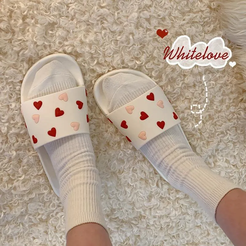 Beach Slippers Sweet heart Anti-slip Girl Indoor Outside Slippers Comfortable Summer Shoes Slides