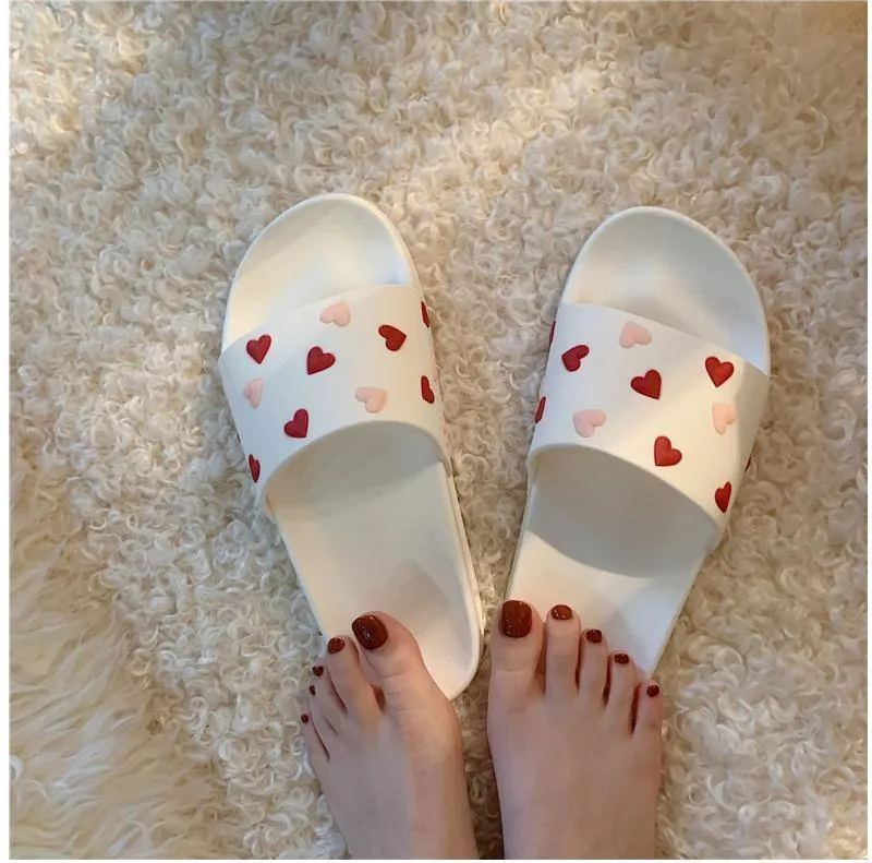 Beach Slippers Sweet heart Anti-slip Girl Indoor Outside Slippers Comfortable Summer Shoes Slides