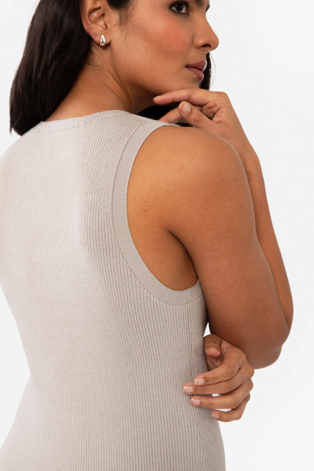 CAITLIN SLEEVELESS RIB DRESS - PEACH