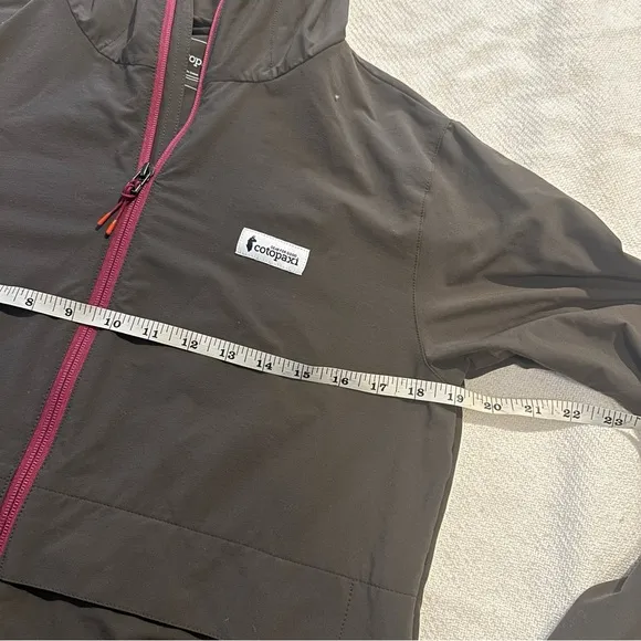 Cotopaxi Viento Travel Jacket - Women's size small lightweight