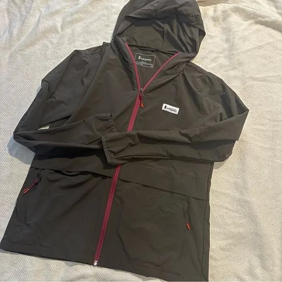 Cotopaxi Viento Travel Jacket - Women's size small lightweight