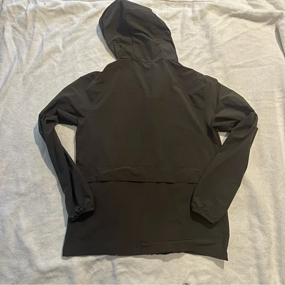 Cotopaxi Viento Travel Jacket - Women's size small lightweight