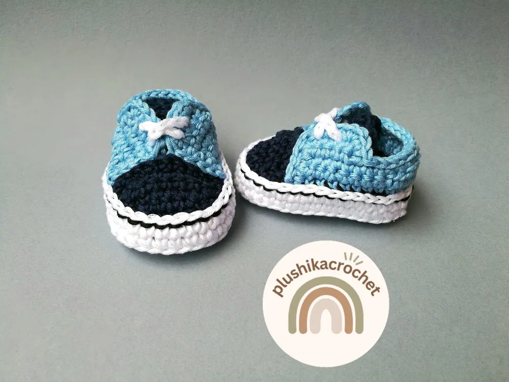 Crochet Pattern baby shoes, baby sneakers, crochet newborn booties, authentic shoes