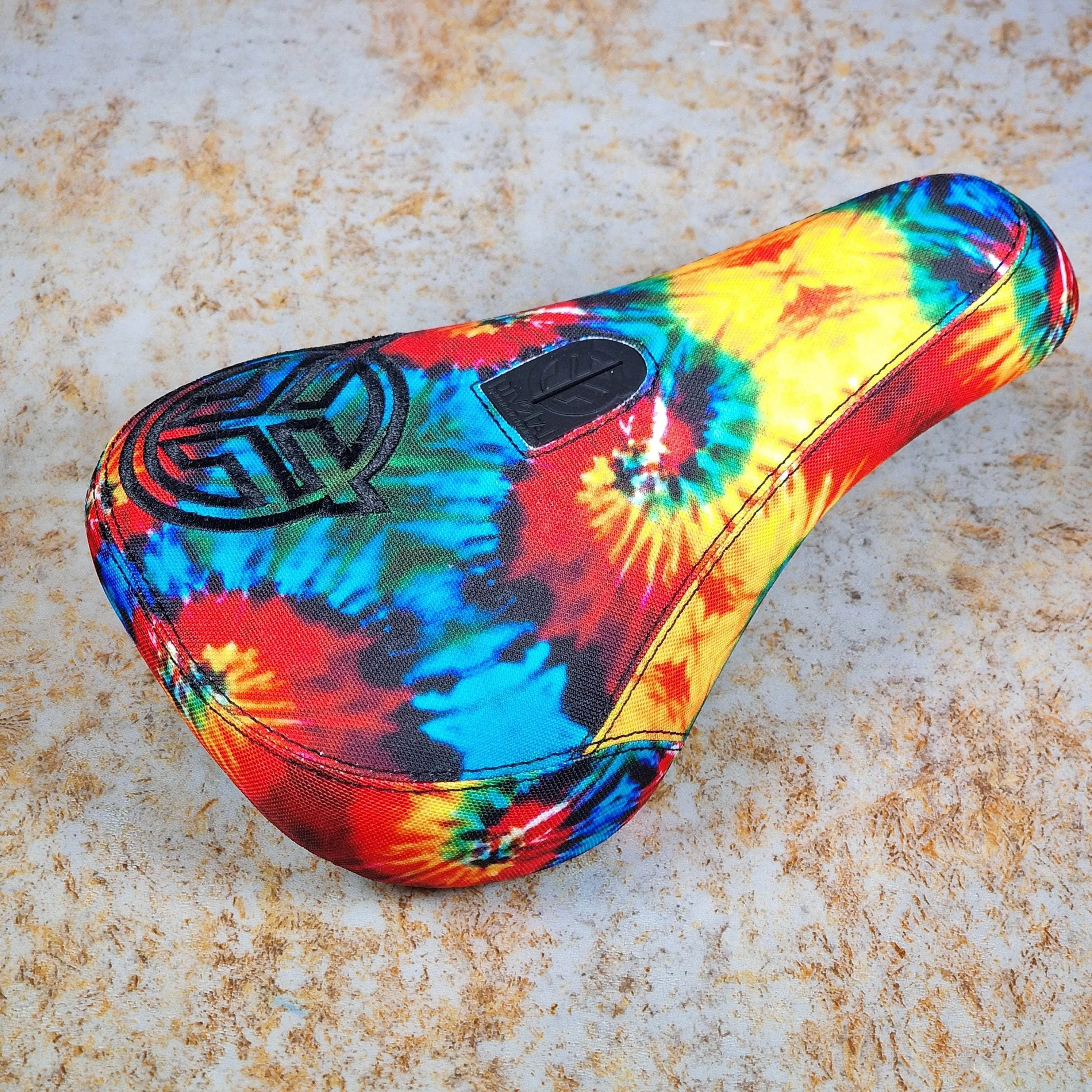 Federal Mid Pivotal Logo Seat Tie Dye with Thicker Black Embroidery