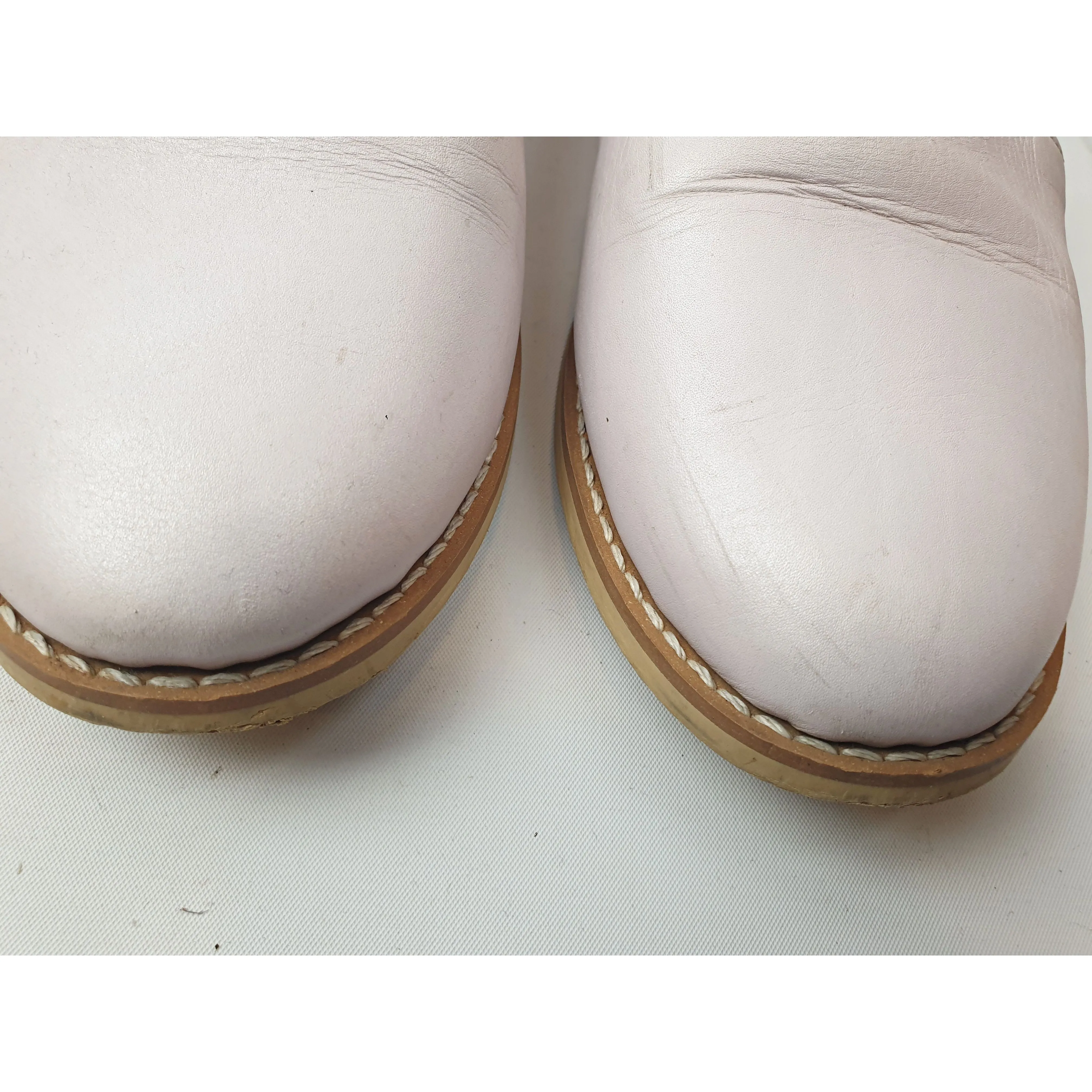 Kuwaii light opalescent pink leather flat slip on shoes size 38