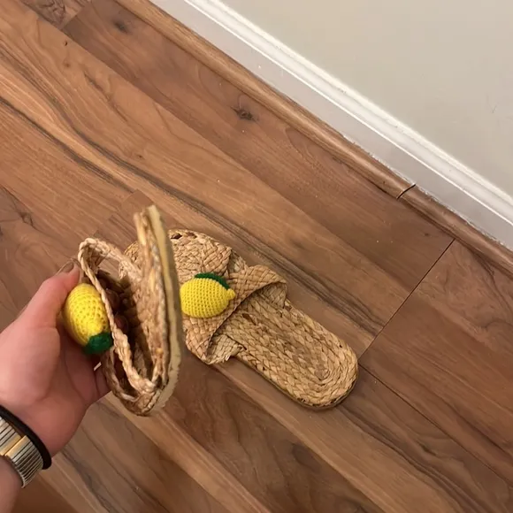 Lightweight Woven Lemon Slides