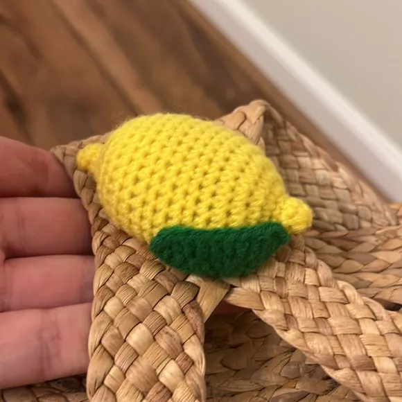 Lightweight Woven Lemon Slides