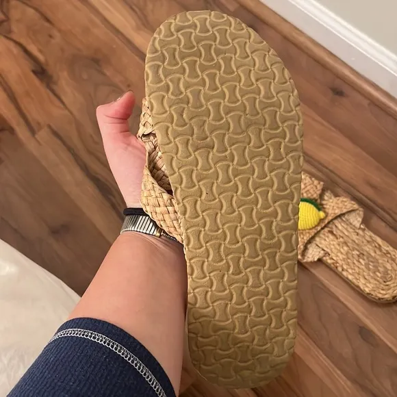 Lightweight Woven Lemon Slides