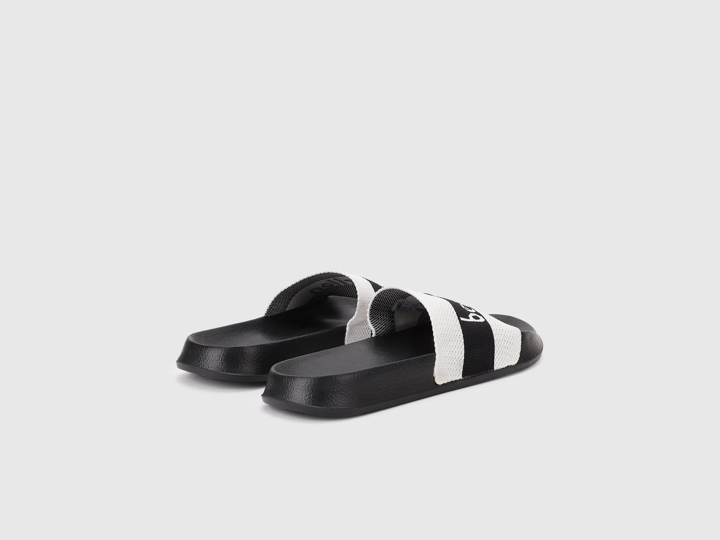 Men Textured Slippers