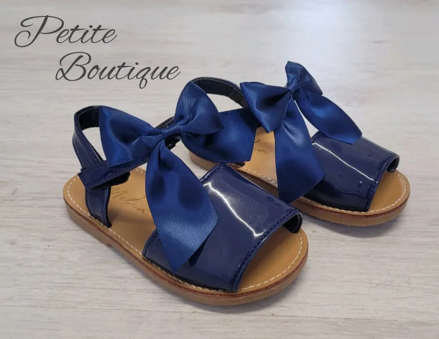 Navy bow sandals