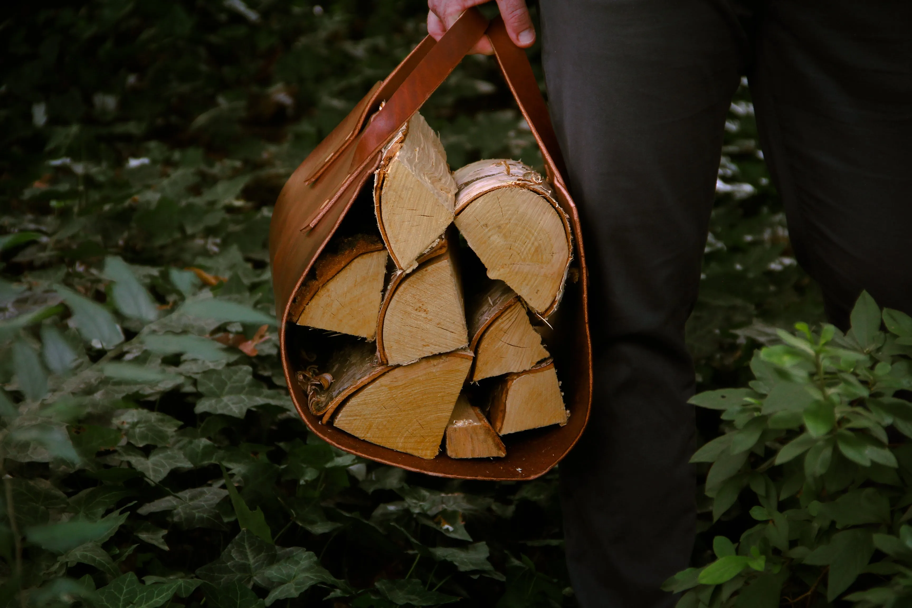No. 11120 - Log Carrier
