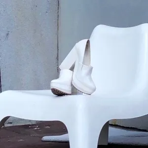 $NOW WHITE chunky heels