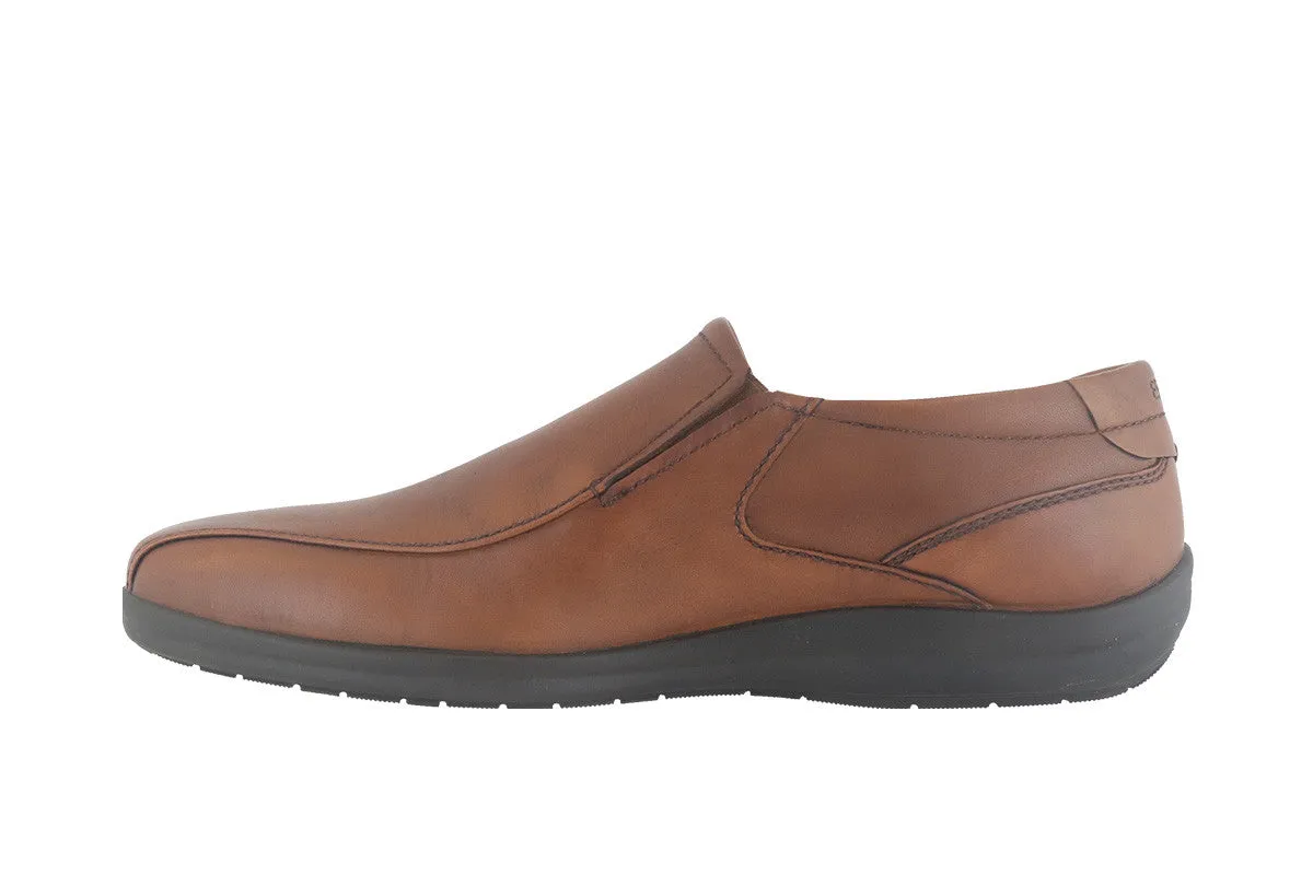 Ridul Tan Slip On
