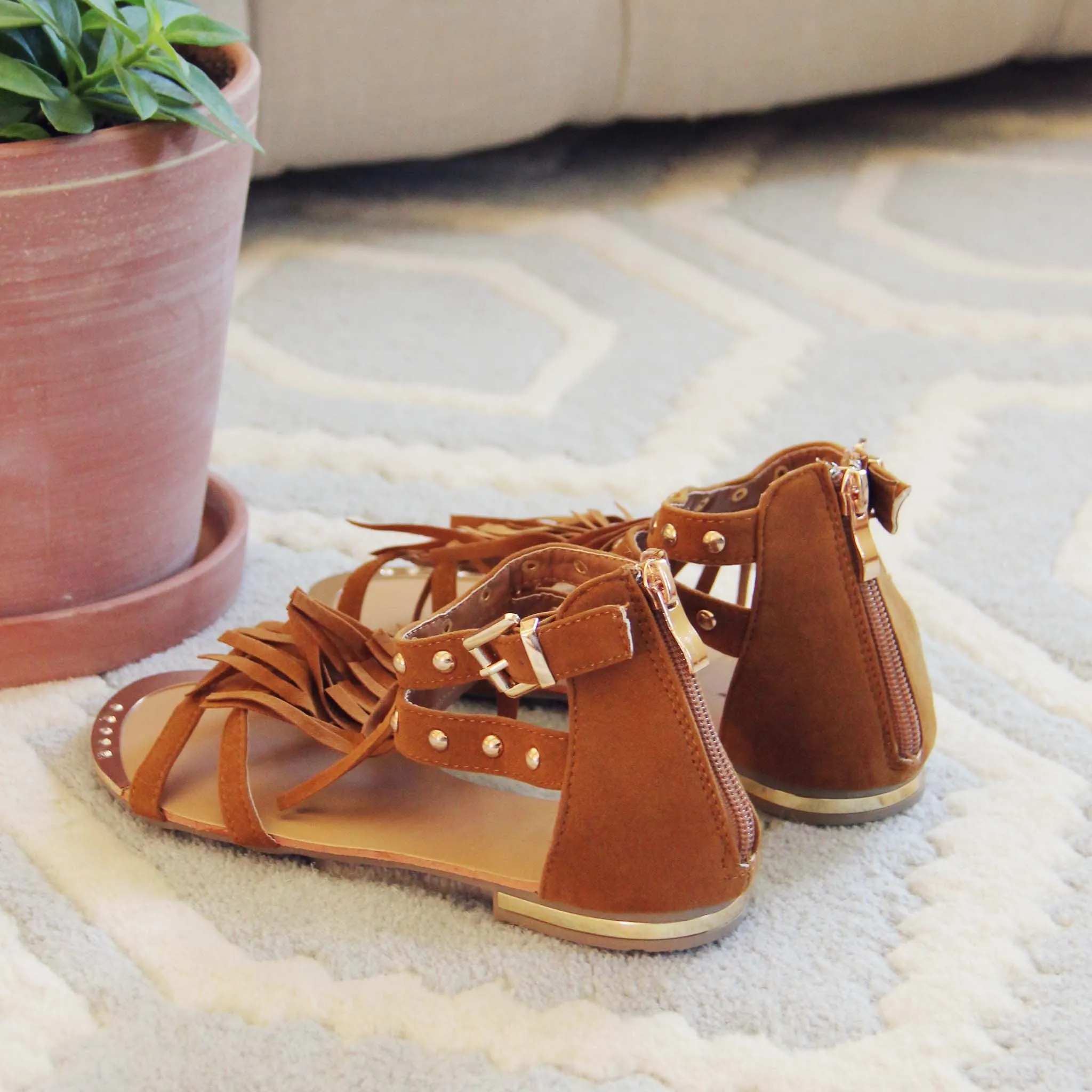 Sageland Fringe Sandals