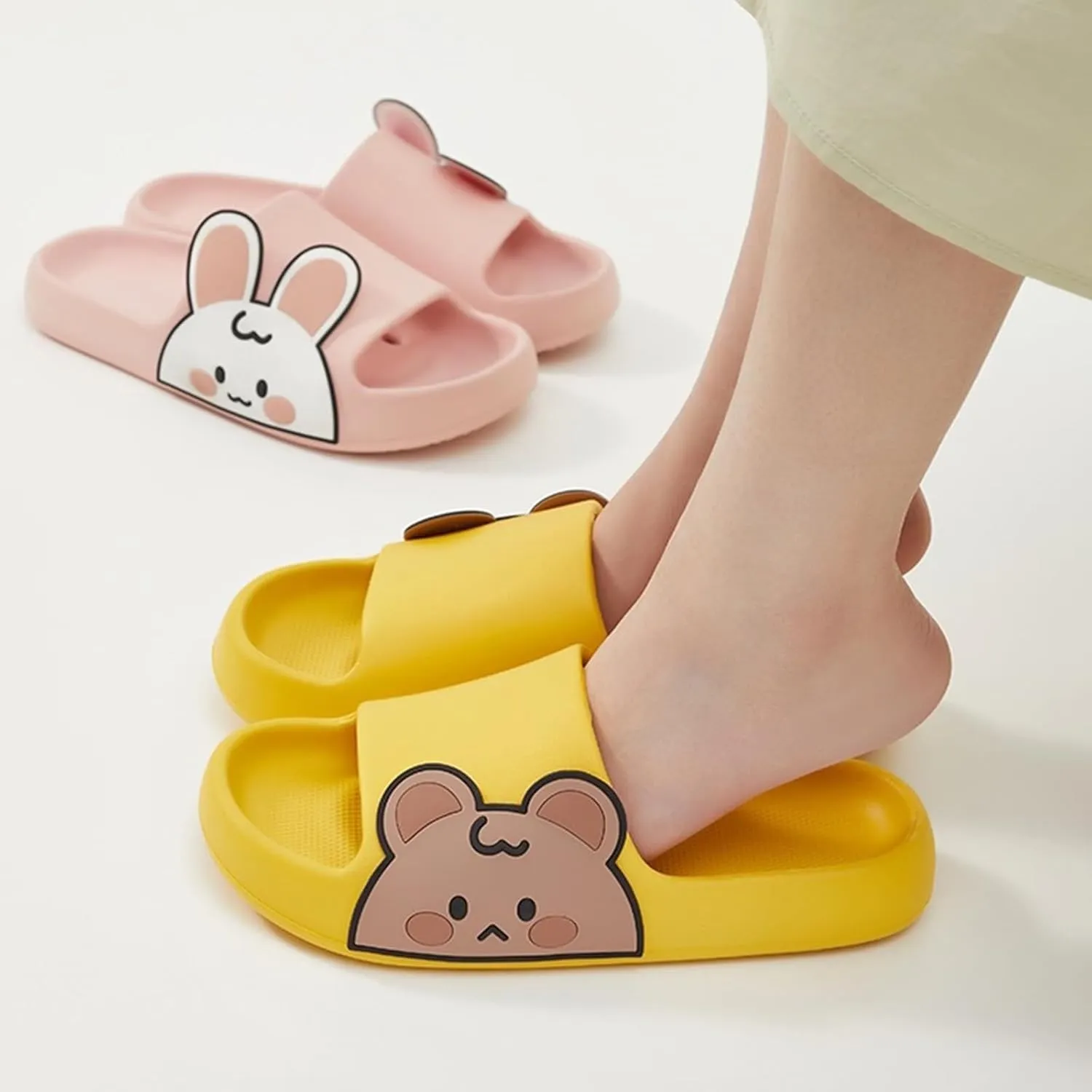Sandals for Girls and Boys, Mens Slippers Sandals for Women, EVA Anti-Slip Indoor & Outdoor Kids Slippers Smile Face Open Toe Casual Shower Shoes