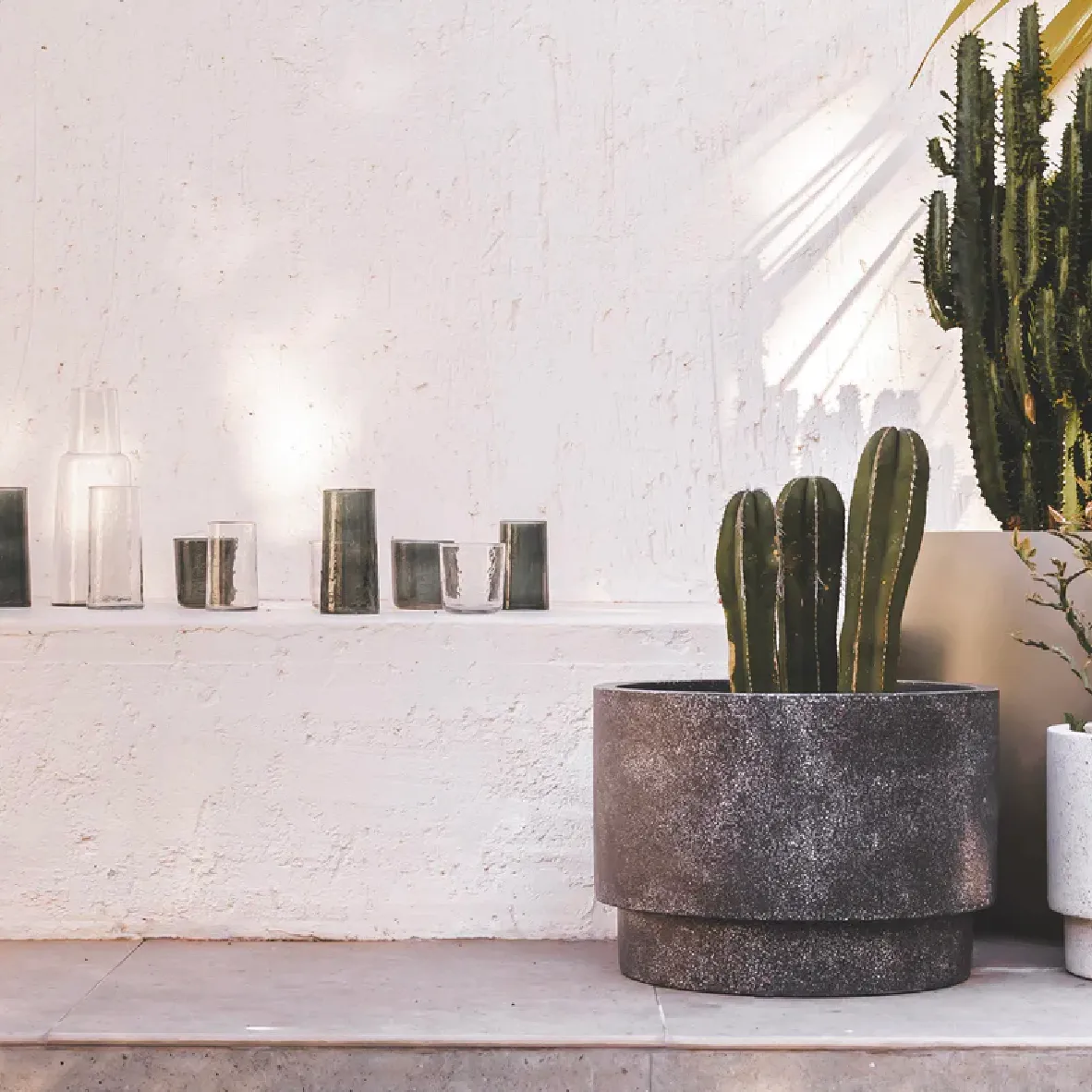 Sante Fe Outdoor Planter - Peppercorn