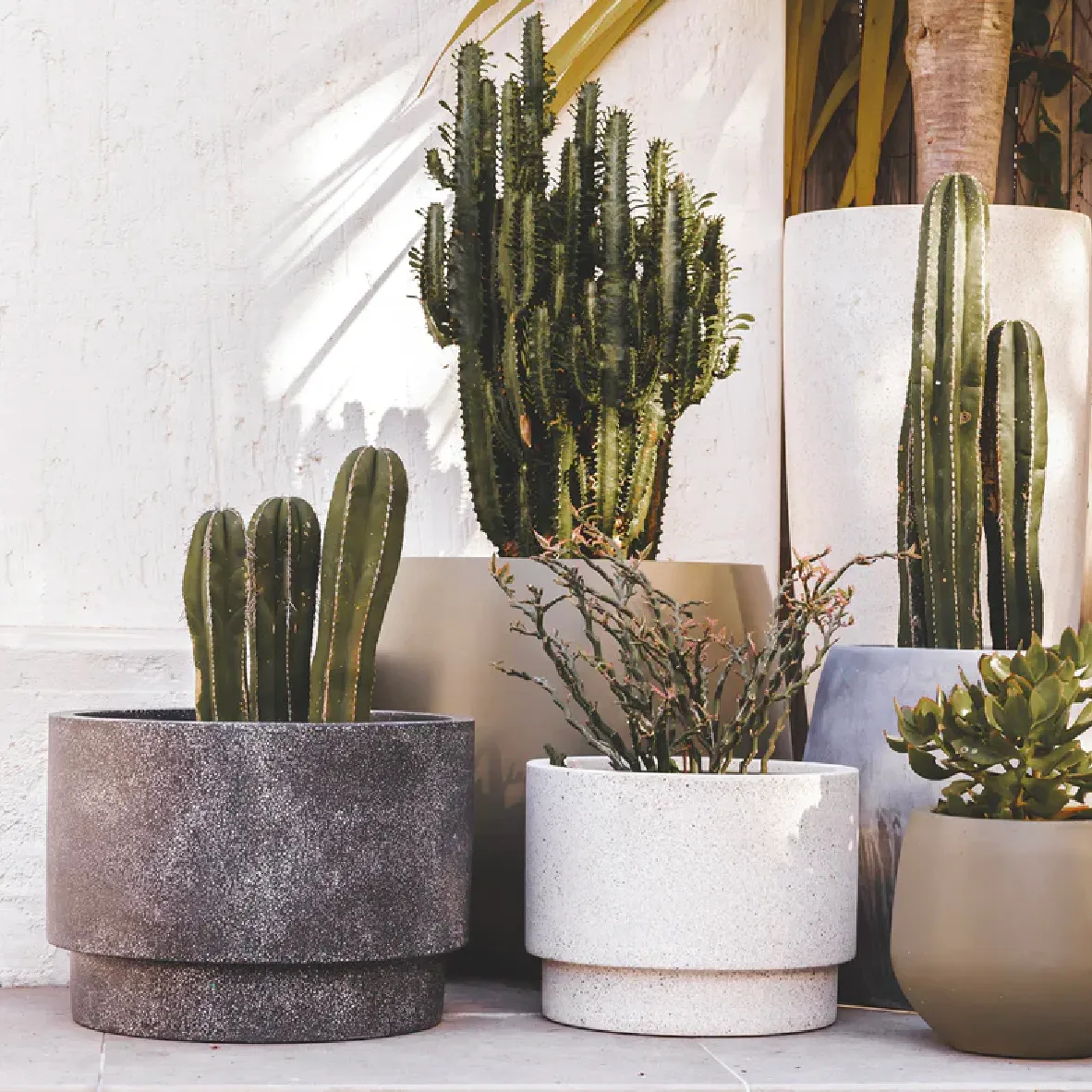 Sante Fe Outdoor Planter - Peppercorn