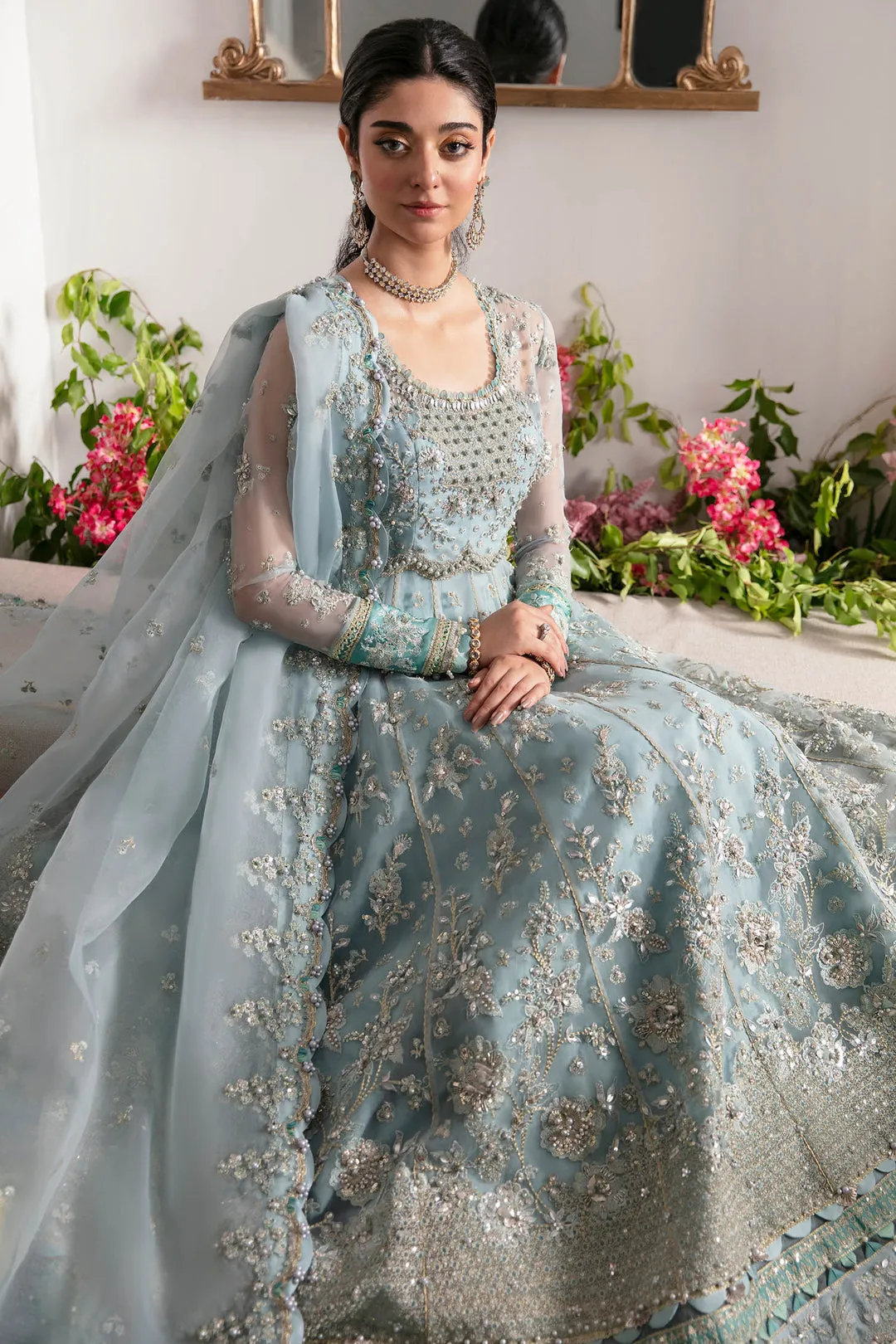 ZAHA | GOSSAMER WINTER '23 | MIRZETA