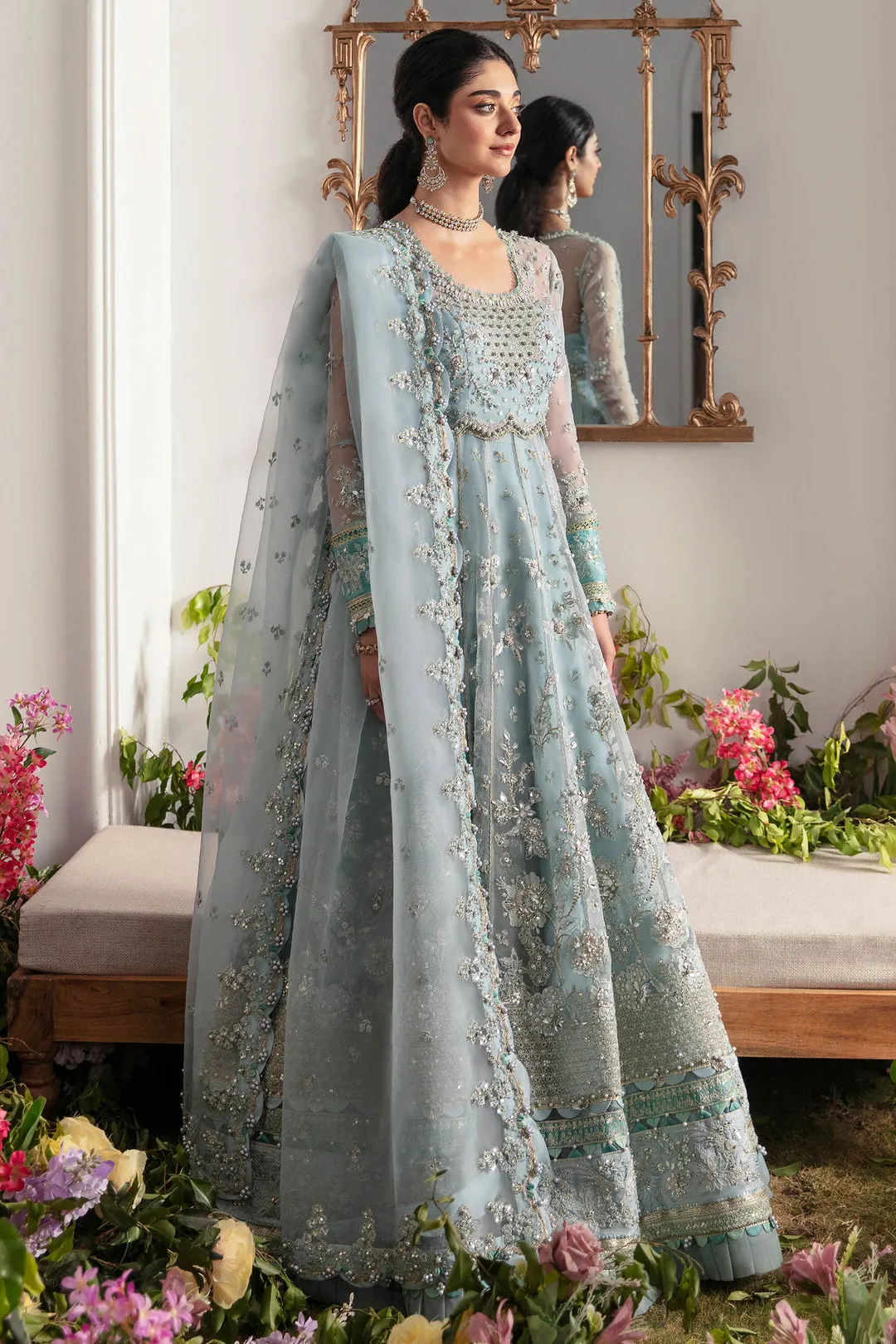 ZAHA | GOSSAMER WINTER '23 | MIRZETA